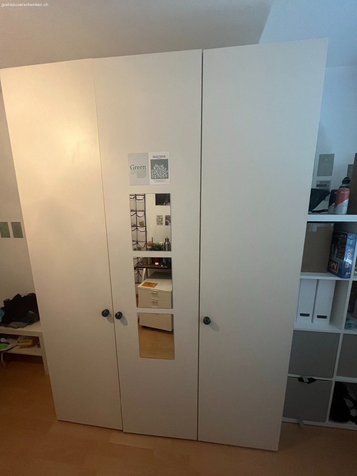 Schrank ab 29.08 zu verschenken. Ich verschenke meinen Kleiderschrank, in Dietlikon (8305) abholung erst ab 29.08 moeglich, Schrank wird davor abgebaut