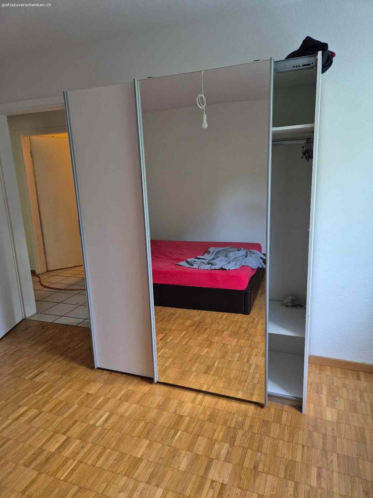 Schrank. Kann abgeholt werden im krauchthal