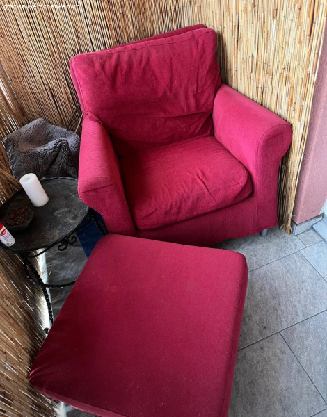 Sessel mit Hocker