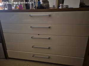 Sideboard und Nachttisch 1x. Sehr guter Zustand