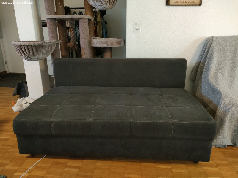 Sofa mit integrierter Box