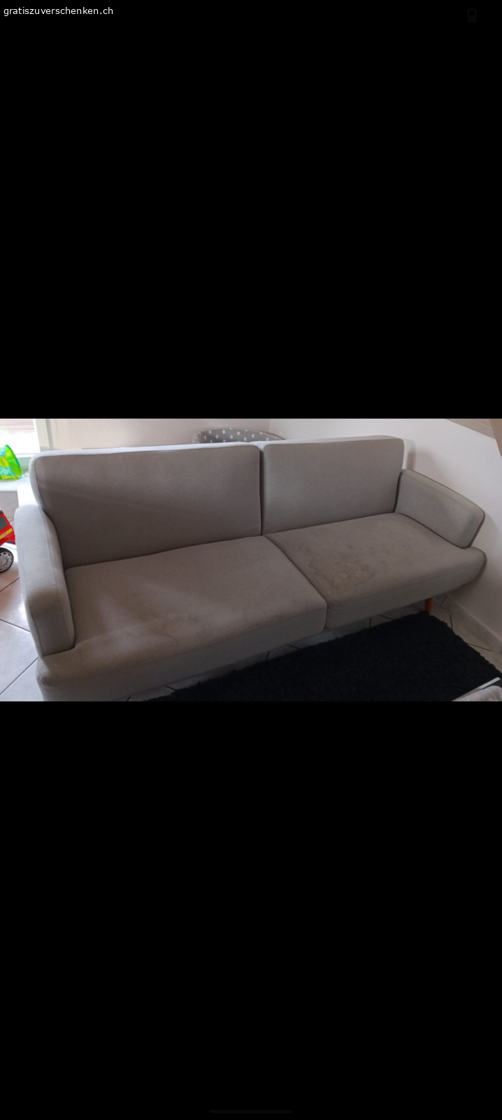 sofa. Ca. 2,15m läng ond ca. 85cm tüf. 
Es het es paar fläcke aber die chame mitem nasssuger potze.