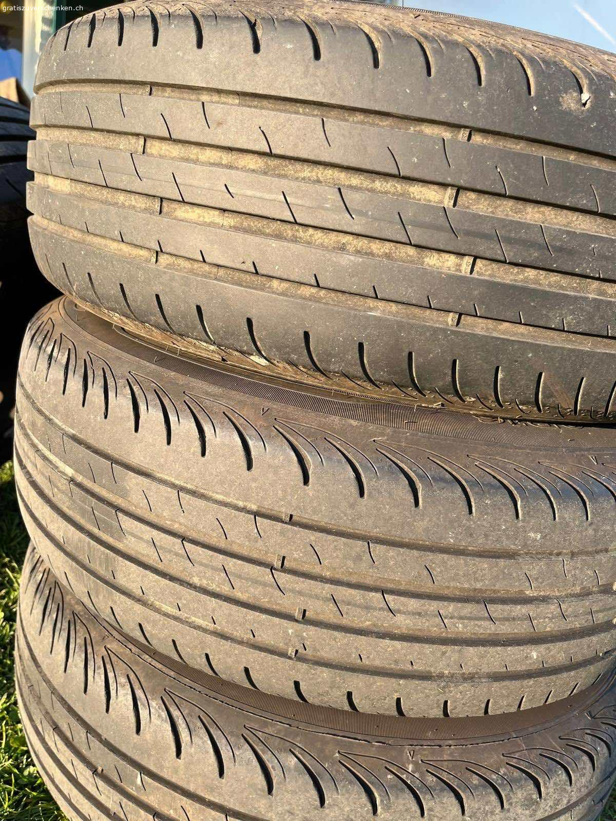 Sommerräder. Noch gute, brauchbare Sommerreifen mit Stahlfelgen, Profil mind. 5mm
205/60R16
Sava
Wegen Fahrzeugwechsel abzugeben.

Kein Versand, nur Abholung