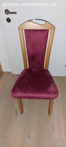 Stabiler Holztisch zu verschenken. Gratis abzugeben: stabiler Holztisch mit Schublade und 4 Stühlen: Gebrauchsspuren vorhanden.
Masse Tisch: 120 x 79cm Höhe: 75cm.
Schublade: 51 x 49cm.
Muss in Ermatingen abgeholt werden. Bei Interesse gerne melden.