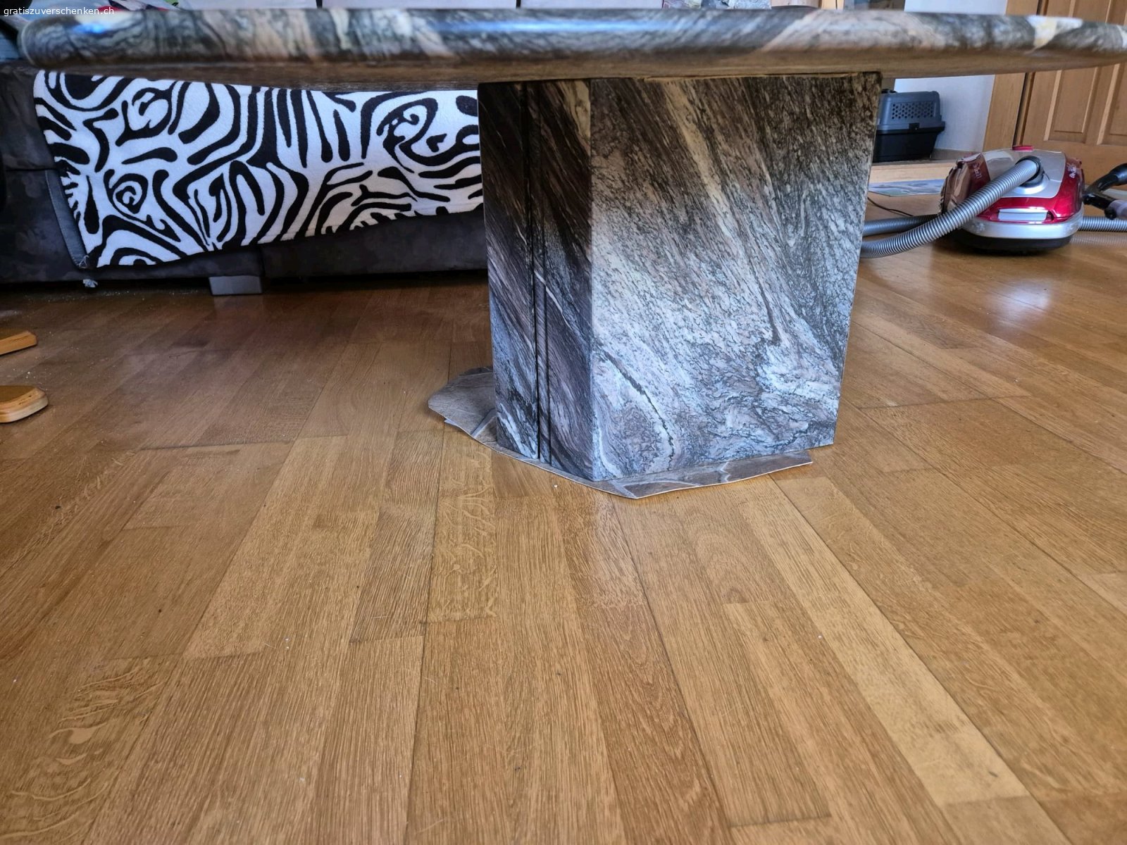 Stein Couchtisch. Steincouchtisch zu verschenken