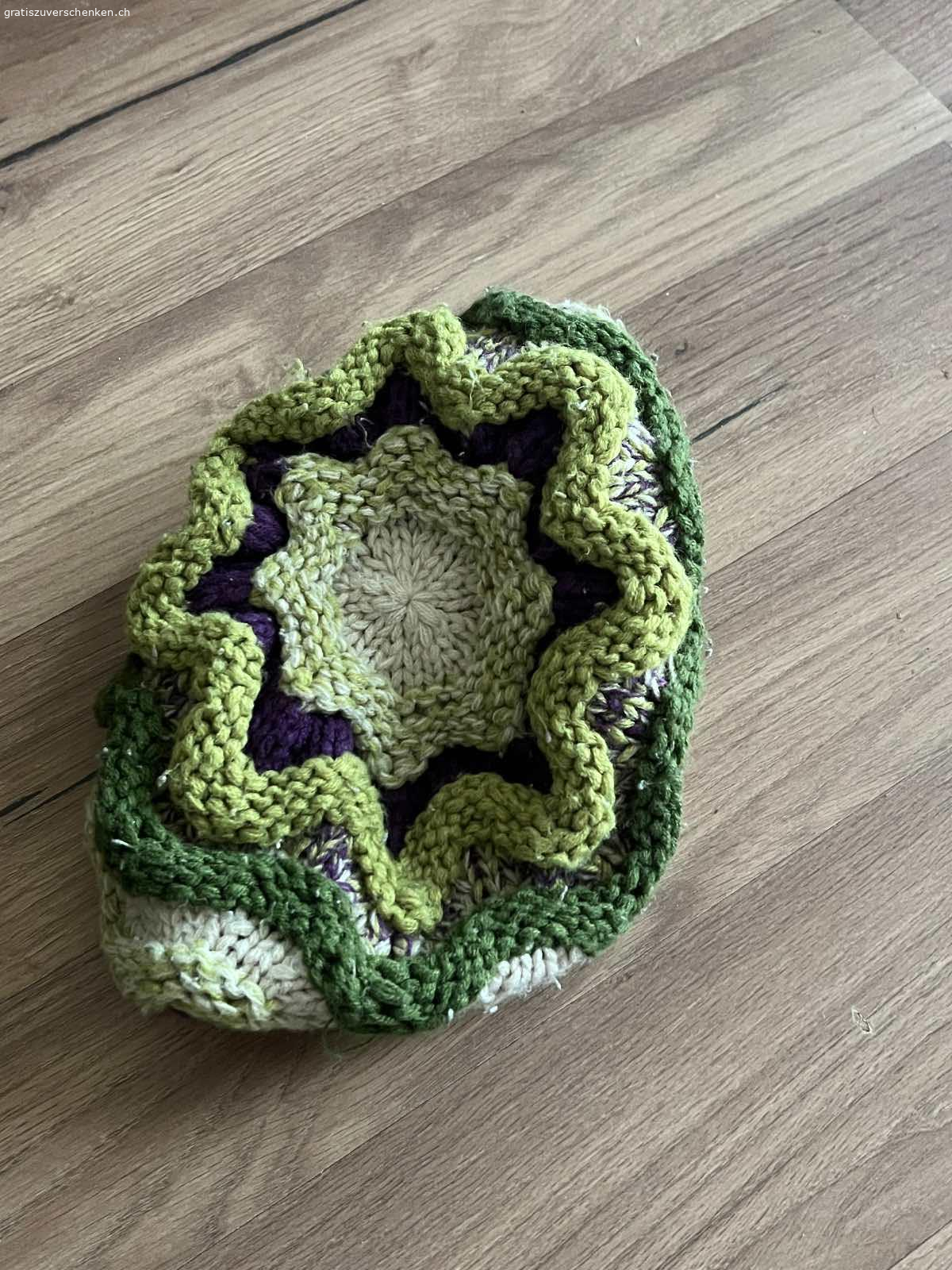 Strickmütze abzugeben. Strickmütze abzugeben