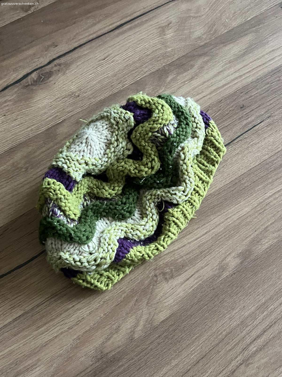 Strickmütze abzugeben. Strickmütze abzugeben