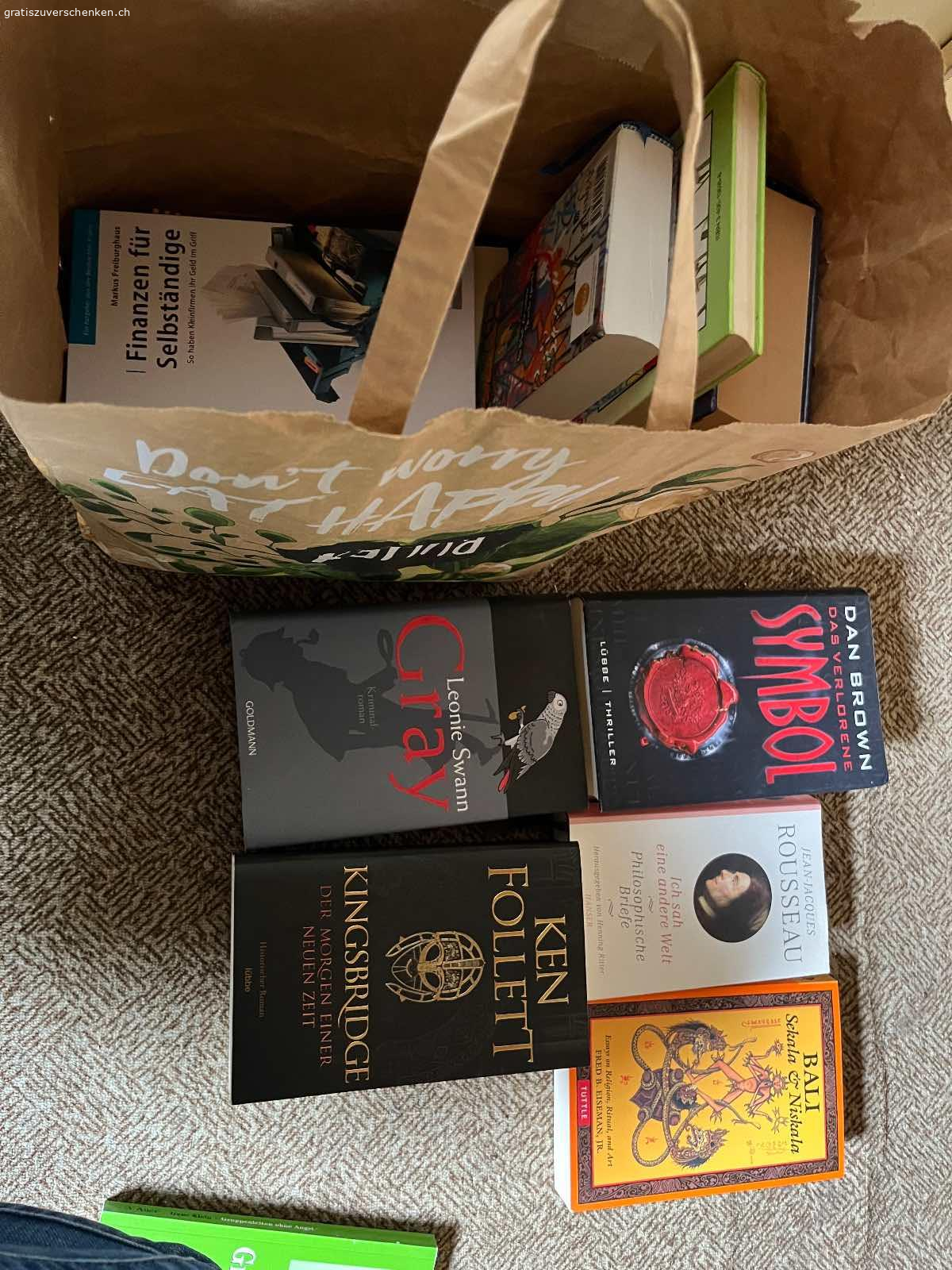 Tasche mit Bücher. Ganze Tasche muss genommen werden, keine einzelnen Bücher