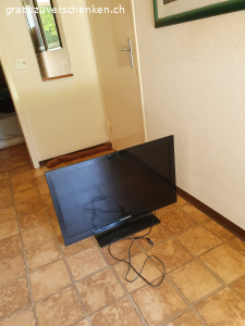 TELEFUNKEN Fernseher Modell T32FU980LED 32 Zoll gebraucht
