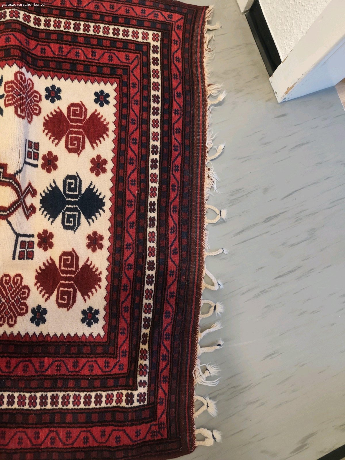 Teppich 110 cm x 185 cm. handgeknüpfter Wollteppich aus der Türkei

110 cm x 185 cm (ohne Fransen)

ca. 30-35 Jahre alt
aus tierfreiem Nichtraucherhaushalt
ohne Flecken