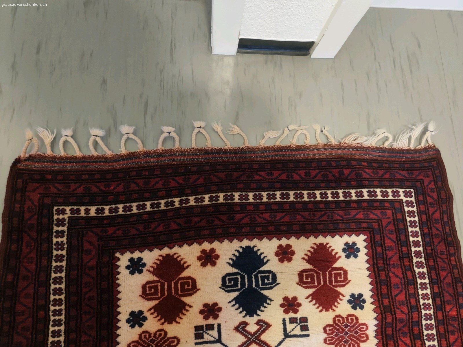 Teppich 110 cm x 185 cm. handgeknüpfter Wollteppich aus der Türkei

110 cm x 185 cm (ohne Fransen)

ca. 30-35 Jahre alt
aus tierfreiem Nichtraucherhaushalt
ohne Flecken