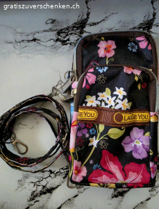 TRAVEL POUCHES