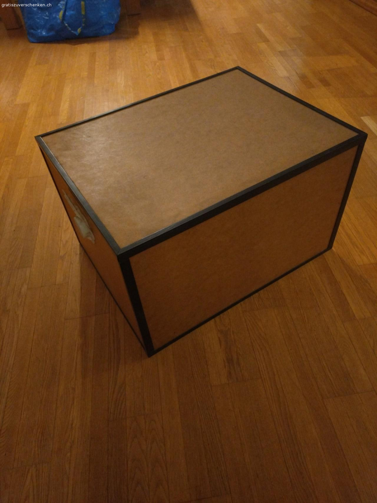 Truhe, Kiste. 61x47x37cm