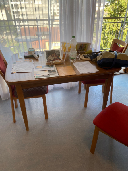 Verschiedene Möbel -gratis abzuholen in Windisch