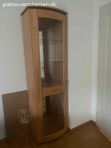 Vitrine. Ältere Vitrine in gutem Zustand