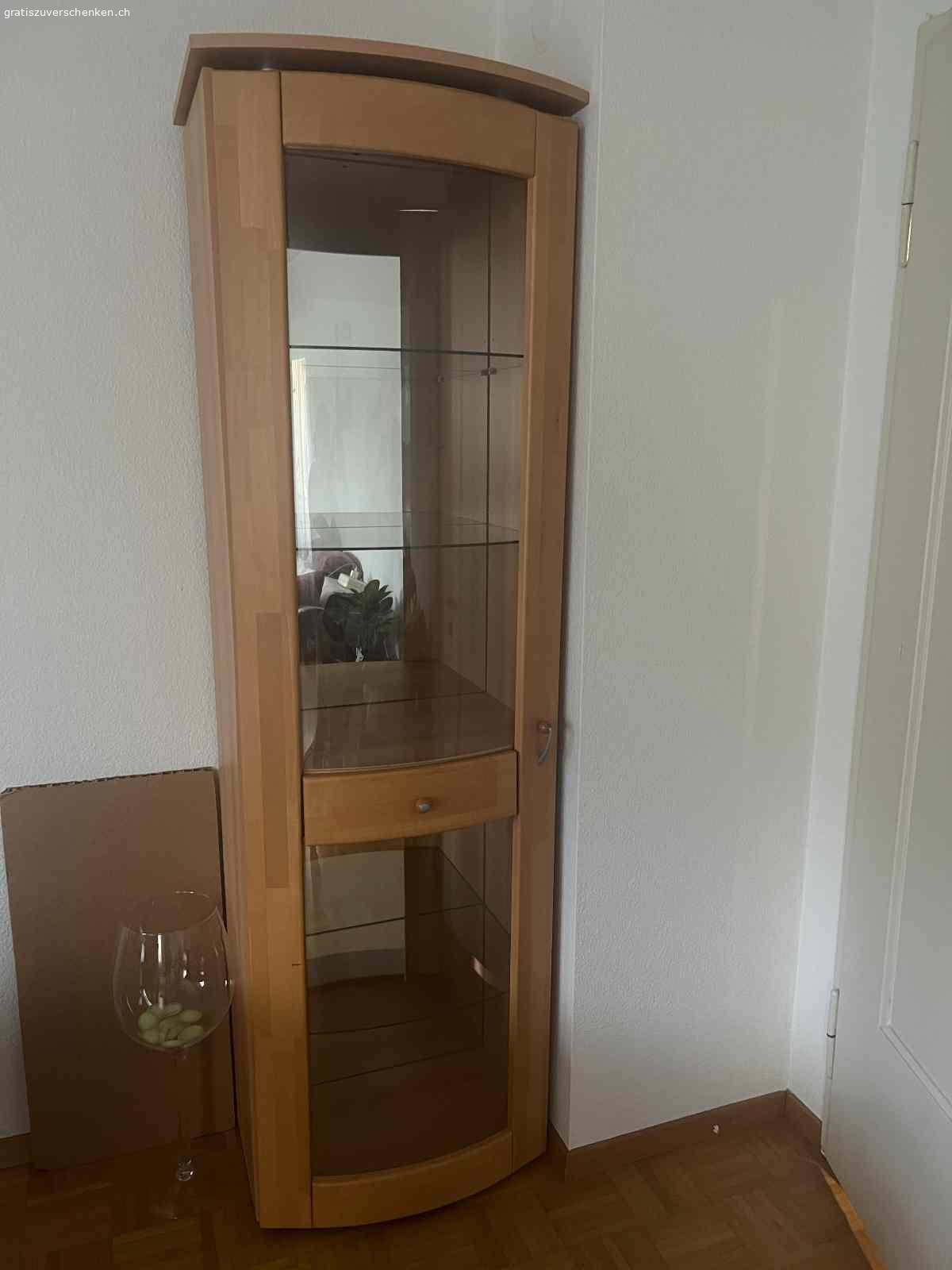 Vitrine. Ältere Vitrine in gutem Zustand