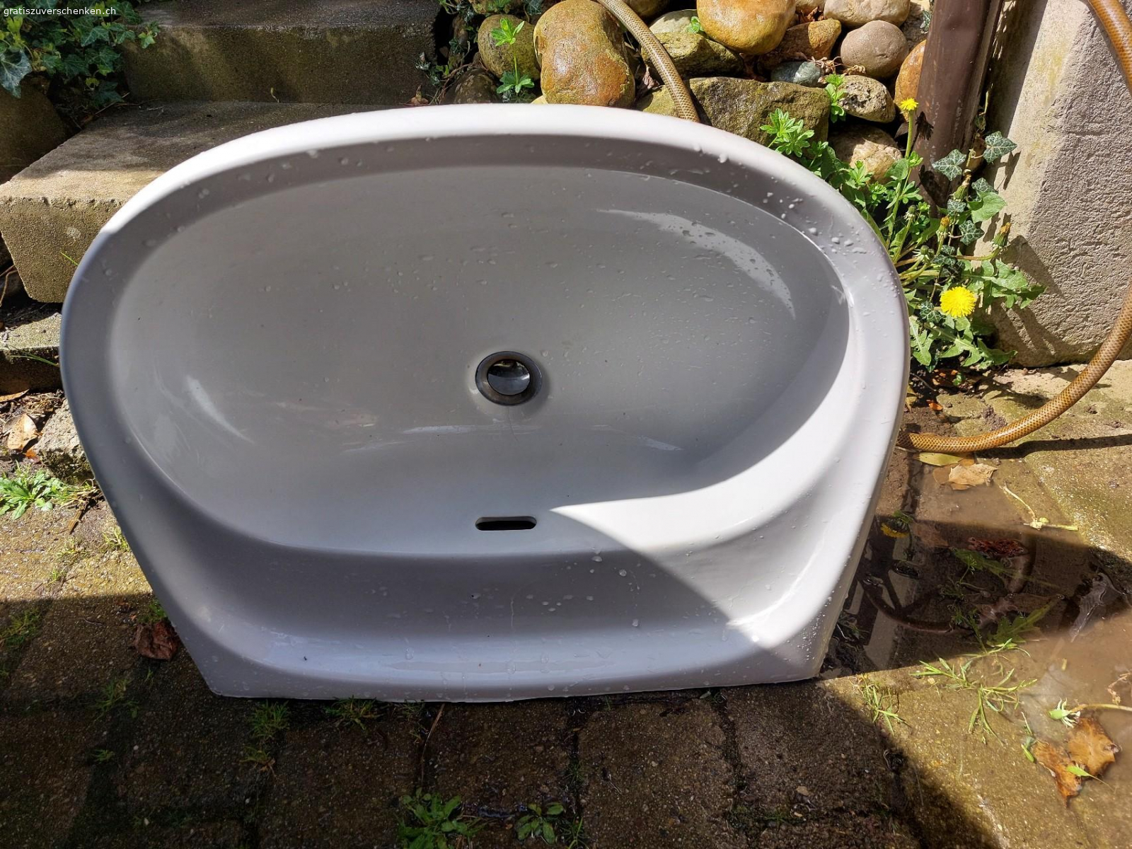 Waschbecken. "Laufen"