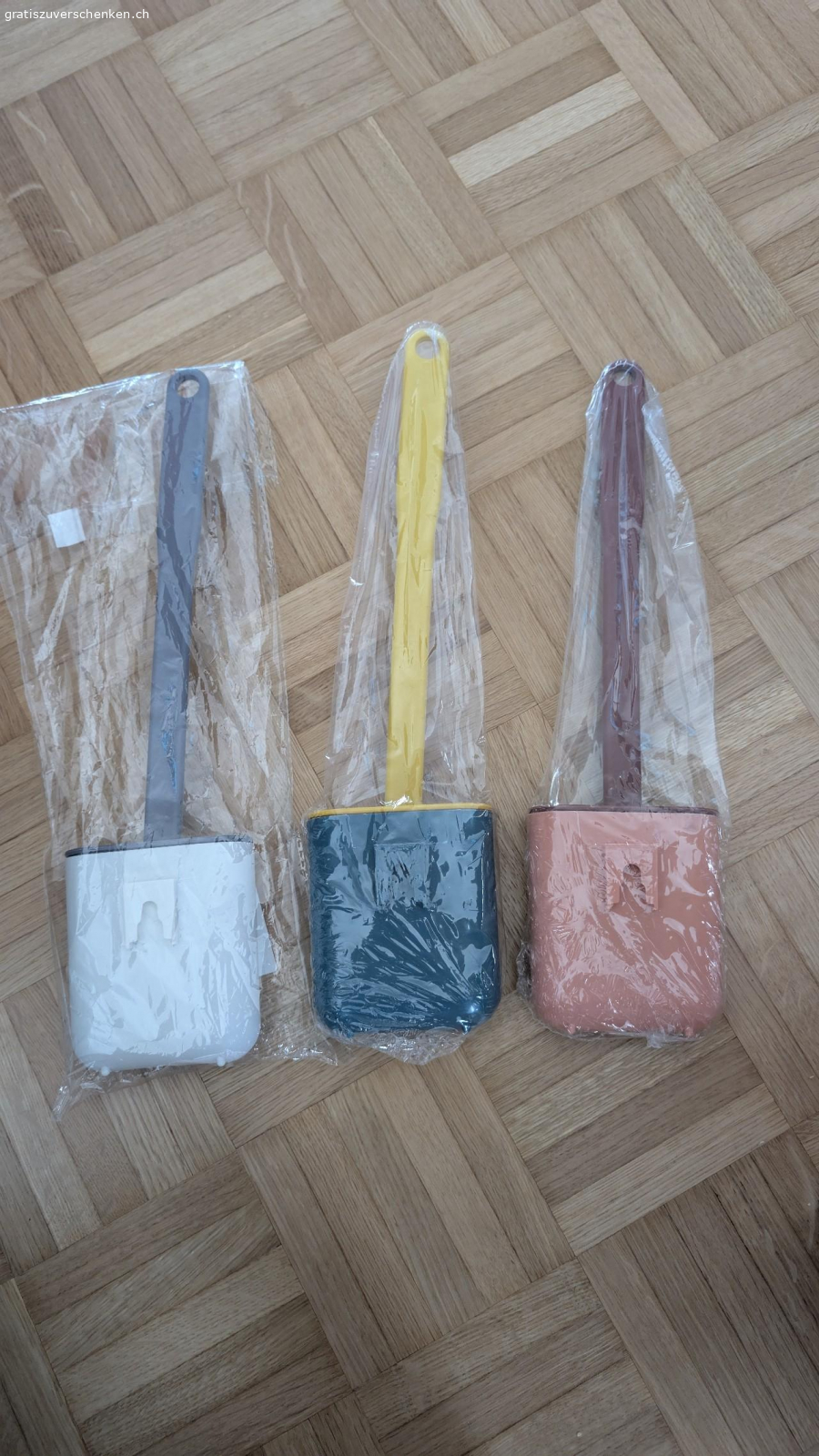 WC Besen zu verschenken. Coole WC Besen zu verschenken,
mit Halterung für die Wand, siehe Bild.
Muss in Winterthur abgeholt werden