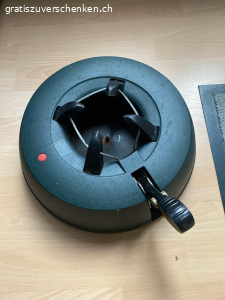 Weihnachtsbaumständer selbstklemmend. praktischer Weihnachtsbaumständer der 
Selbstklemmend den Baumstamm hält