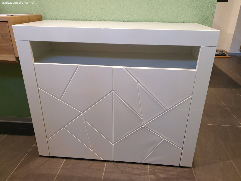 weisser Schrank