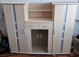 Wohnzimmermöbel. Gratis in Oberiberg Wohnzimmermöbel abzuholen. Hat wie auf dwn Bildern ersichtlich Mängel.