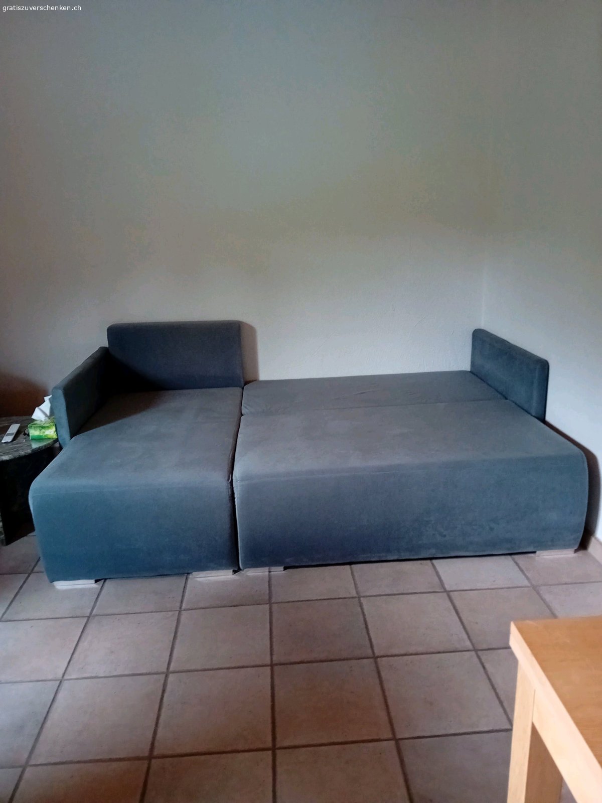Zu Verschenken. Sofa mit Bettfunktion gut erhalten.
Liegefläche 1.40 × 2.00 m
Muss abgeholt werden.