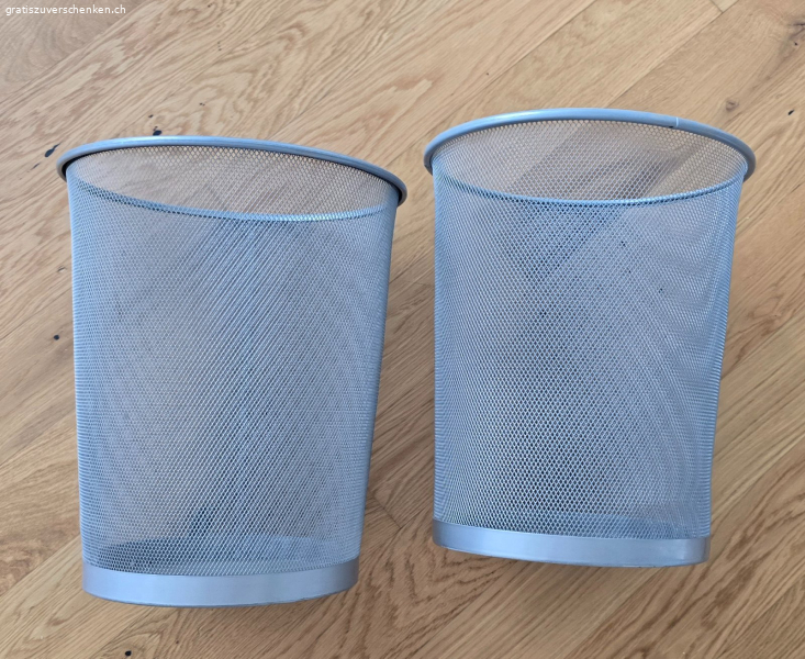 Zwei graue IKEA Metall-Papierkörbe zu verschenken